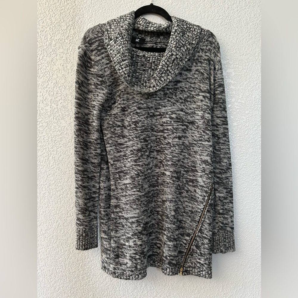 IZ Byer Cowlneck Zipper Tunic Sweater in Juniors Size L